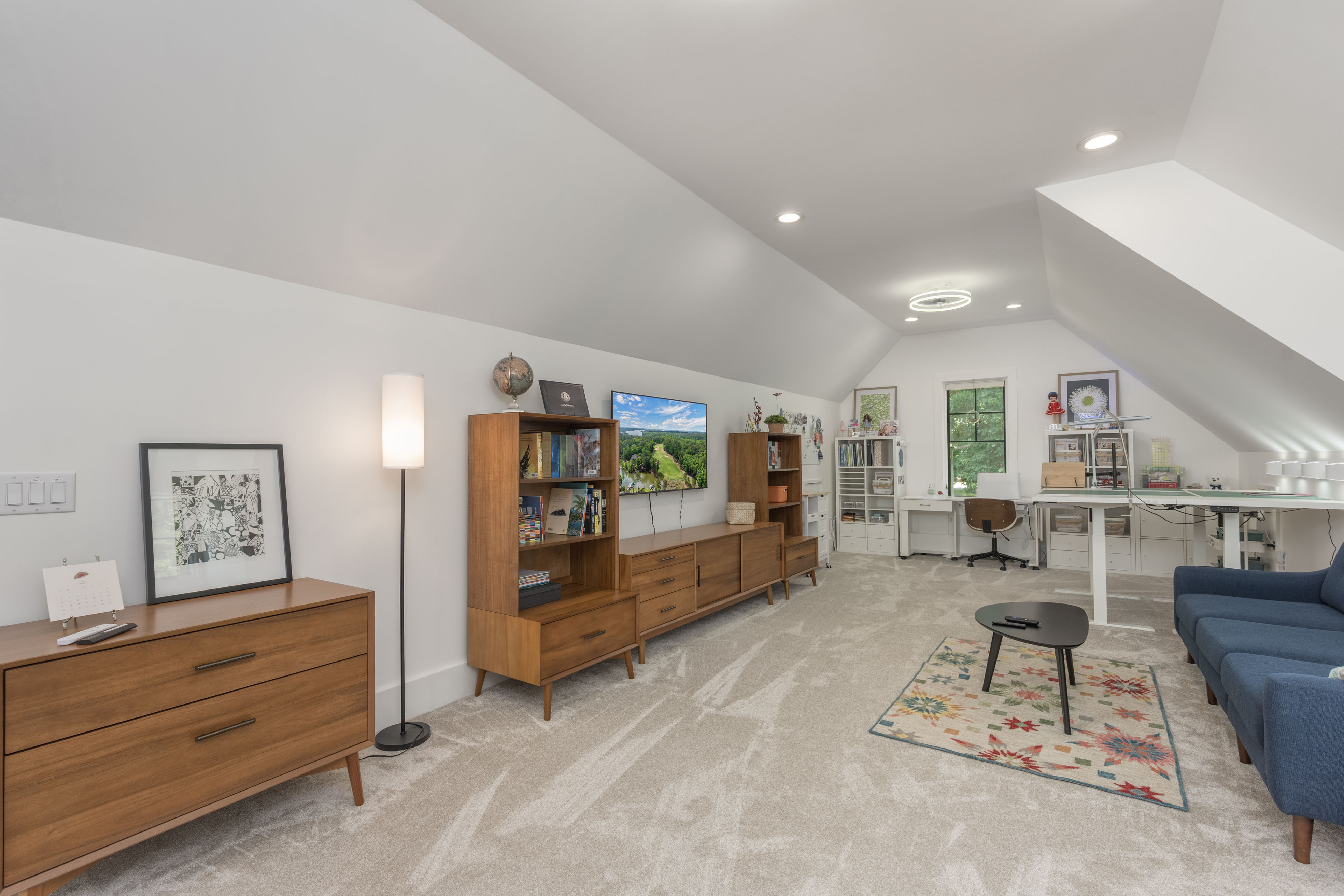 1041 Holt's Ferry image 31